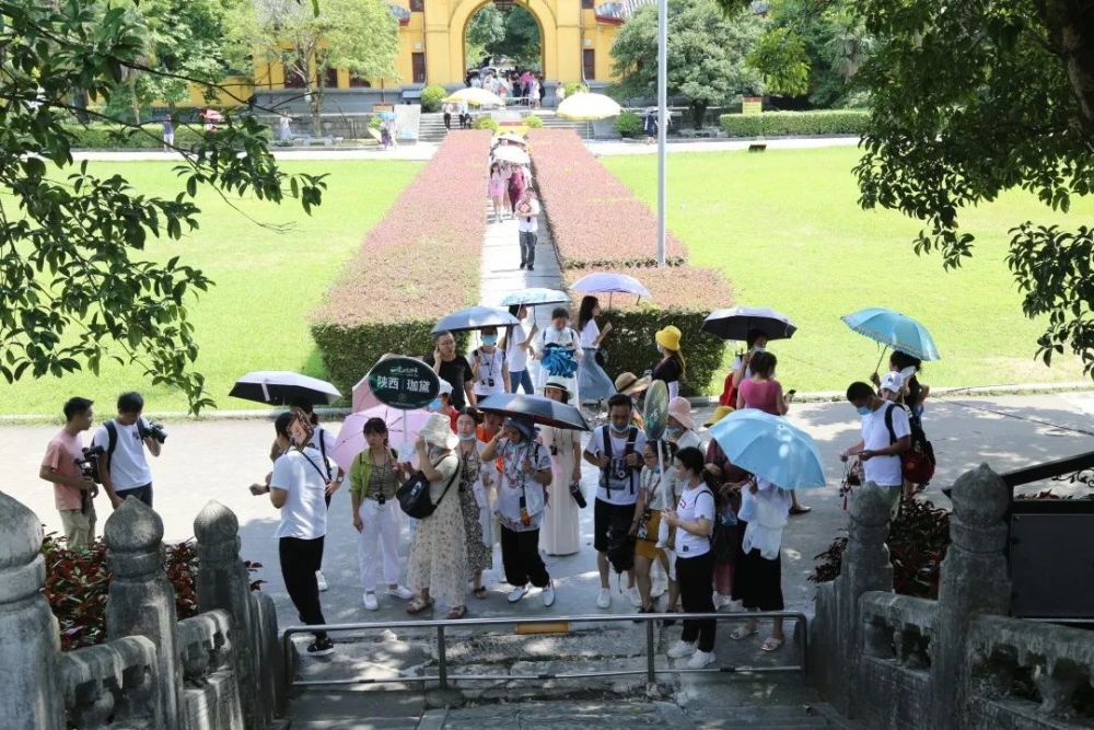 独秀峰王城