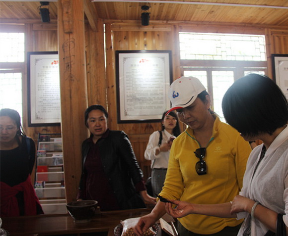 市旅发委到资源县两水苗族乡塘洞村开展旅游扶贫调研工作