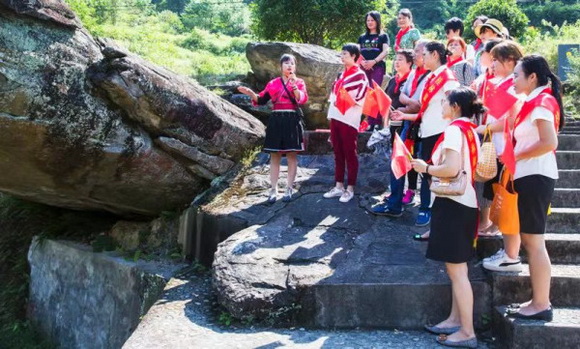 桂林市旅游公共服务管理处开展“不忘初心牢记使命”周五党日+活动